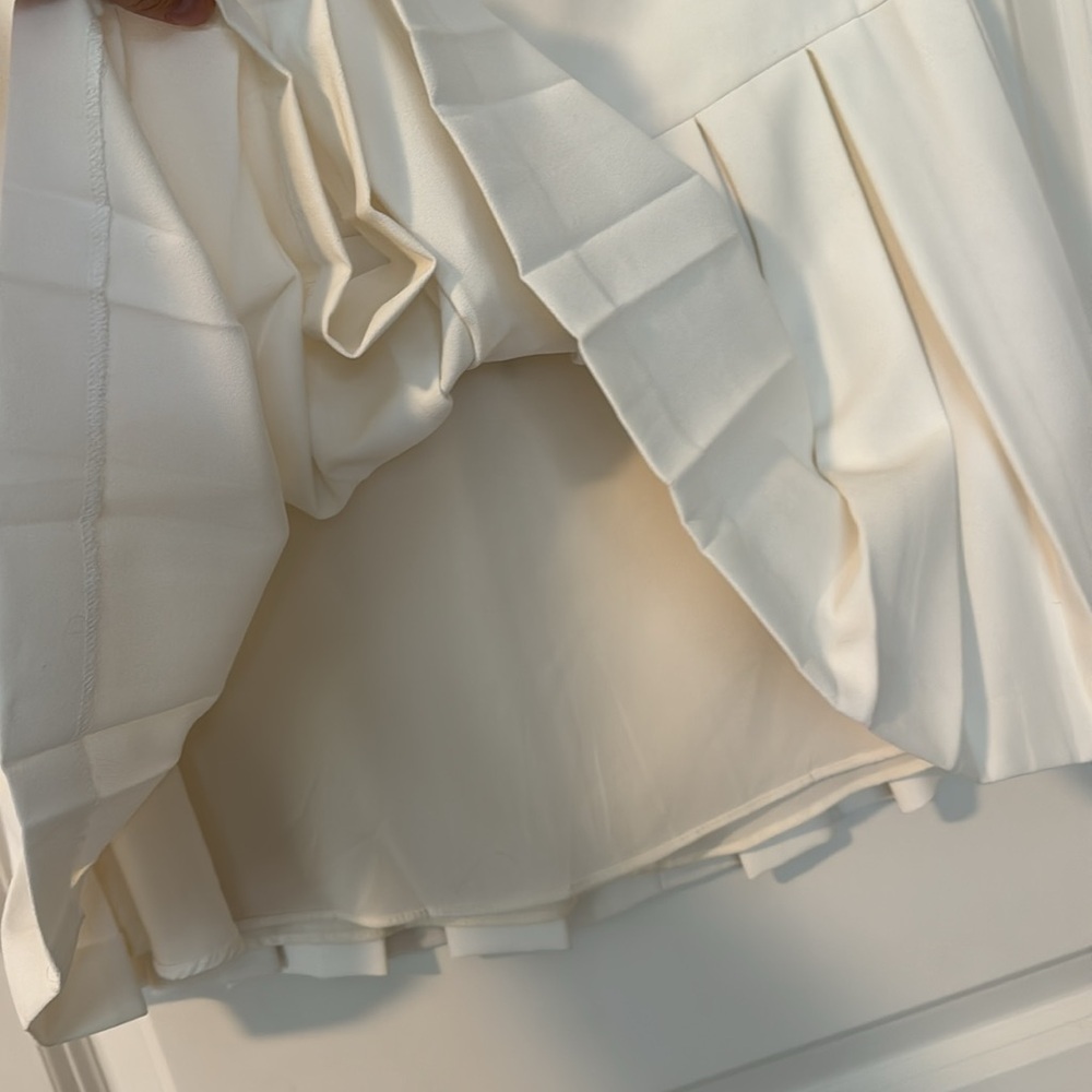 Alice + Olivia Pleated Skirt - Picture 4 of 6